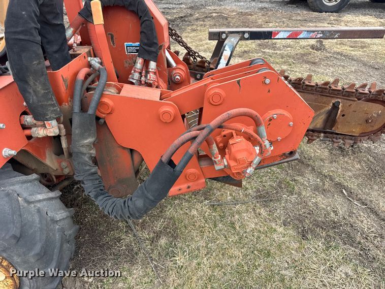 image for item ER0450 2001 Ditch Witch 3700 vibratory cable plow