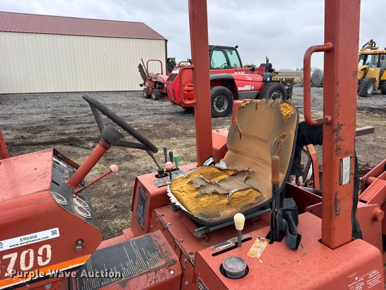 image for item ER0450 2001 Ditch Witch 3700 vibratory cable plow