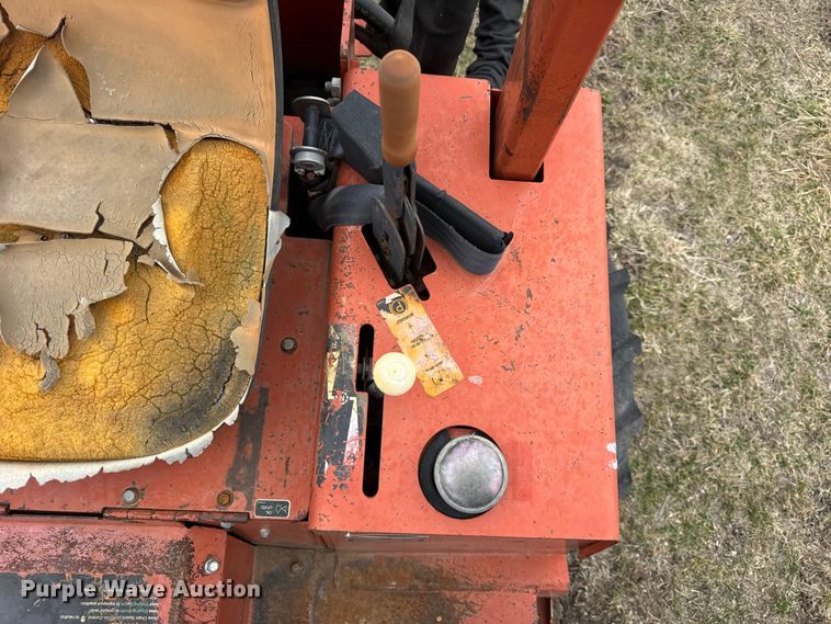 image for item ER0450 2001 Ditch Witch 3700 vibratory cable plow