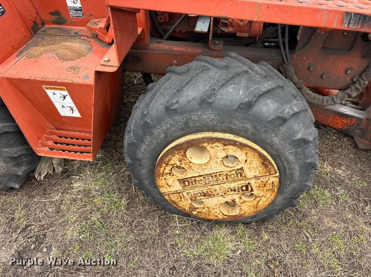 image for item ER0450 2001 Ditch Witch 3700 vibratory cable plow