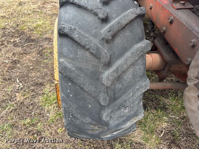 image for item ER0450 2001 Ditch Witch 3700 vibratory cable plow