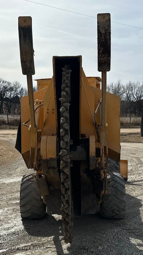 image for item ES1025 Vermeer M-470 rock saw