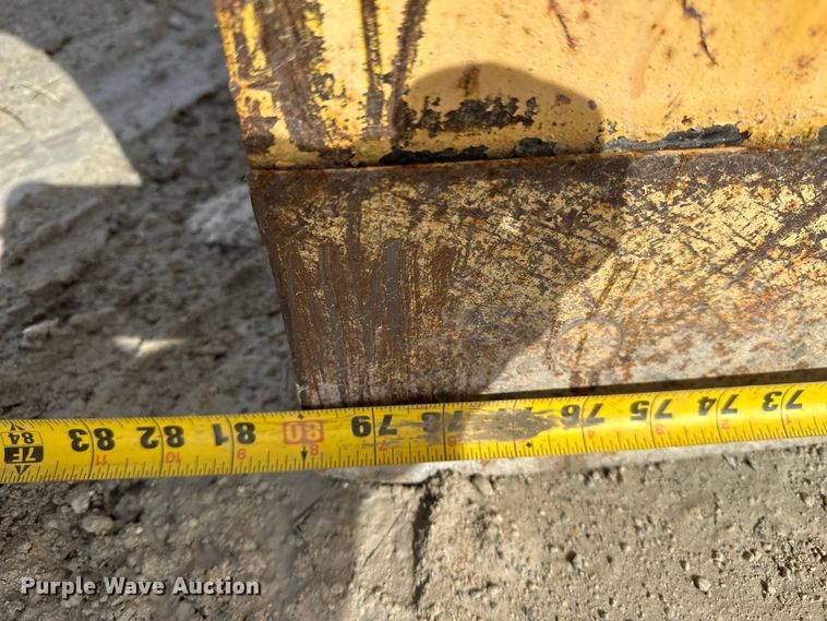 image for item ES1025 Vermeer M-470 rock saw