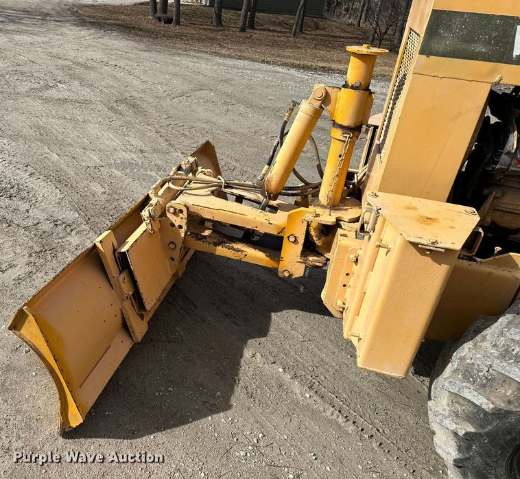 image for item ES1025 Vermeer M-470 rock saw