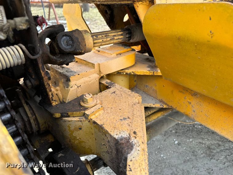 image for item ES1025 Vermeer M-470 rock saw