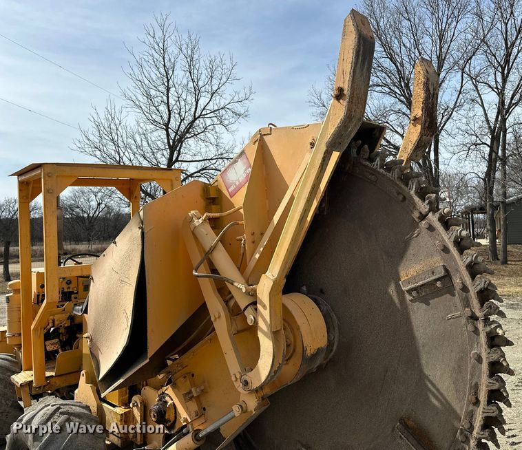 image for item ES1025 Vermeer M-470 rock saw