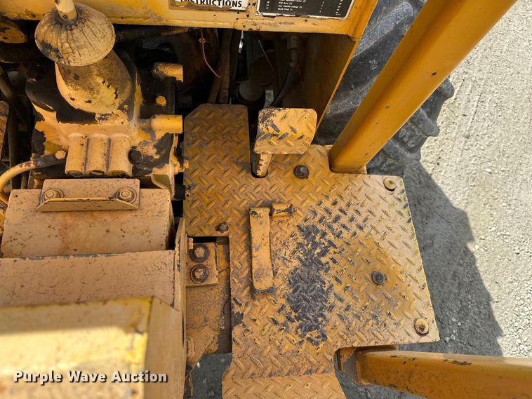 image for item ES1025 Vermeer M-470 rock saw