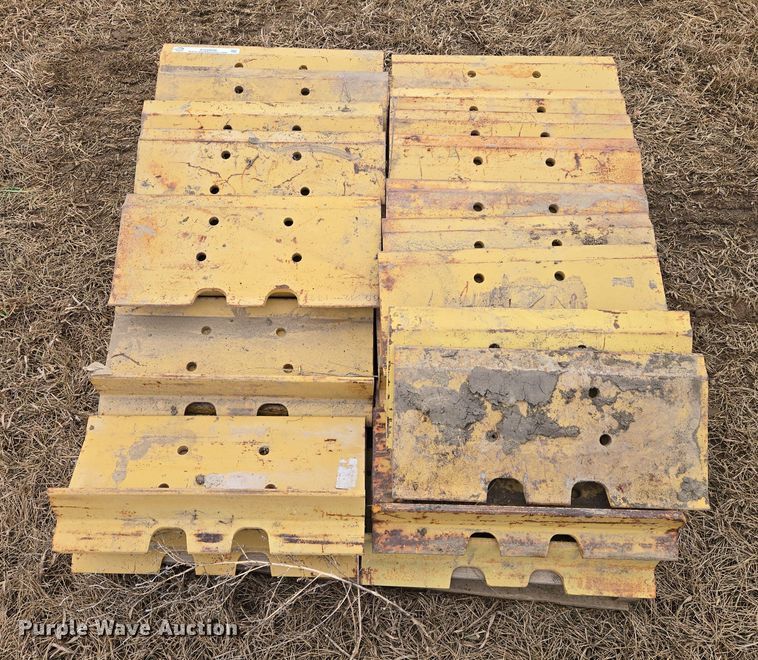 image for item ES2858 Caterpillar track pads