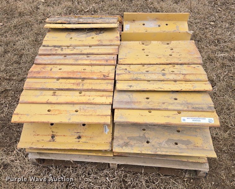 image for item ES2858 Caterpillar track pads