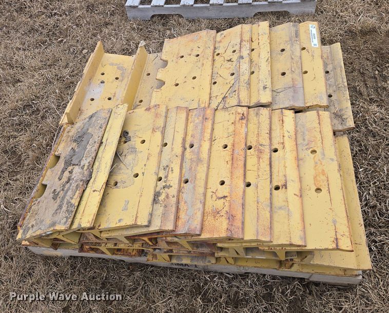 image for item ES2858 Caterpillar track pads