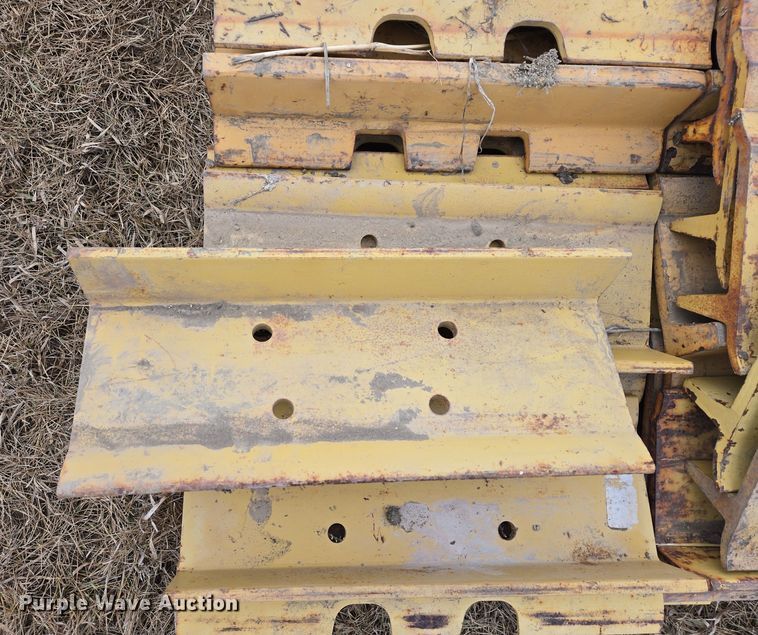 image for item ES2858 Caterpillar track pads
