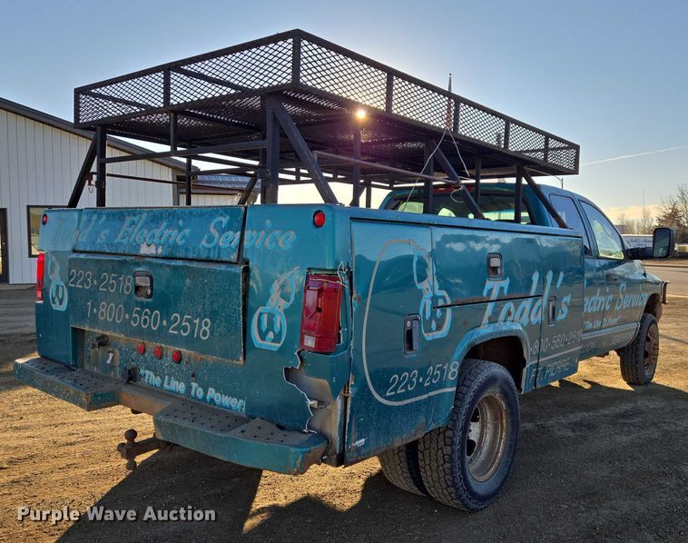 image for item ES2889 2005 Dodge Ram 3500 Crew Cab utility bed pickup truck