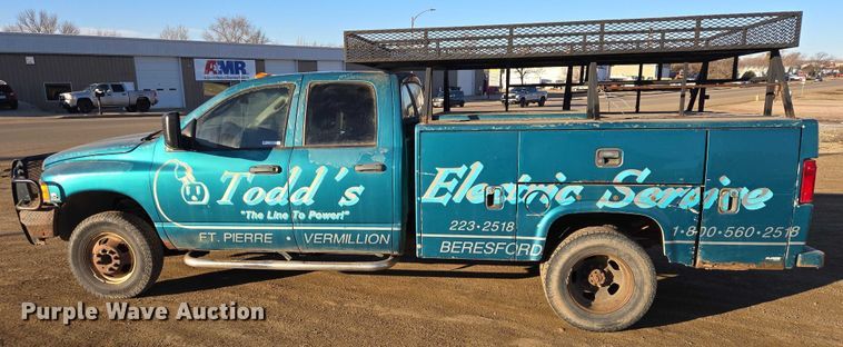 image for item ES2889 2005 Dodge Ram 3500 Crew Cab utility bed pickup truck