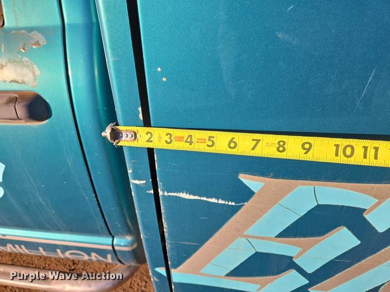 image for item ES2889 2005 Dodge Ram 3500 Crew Cab utility bed pickup truck