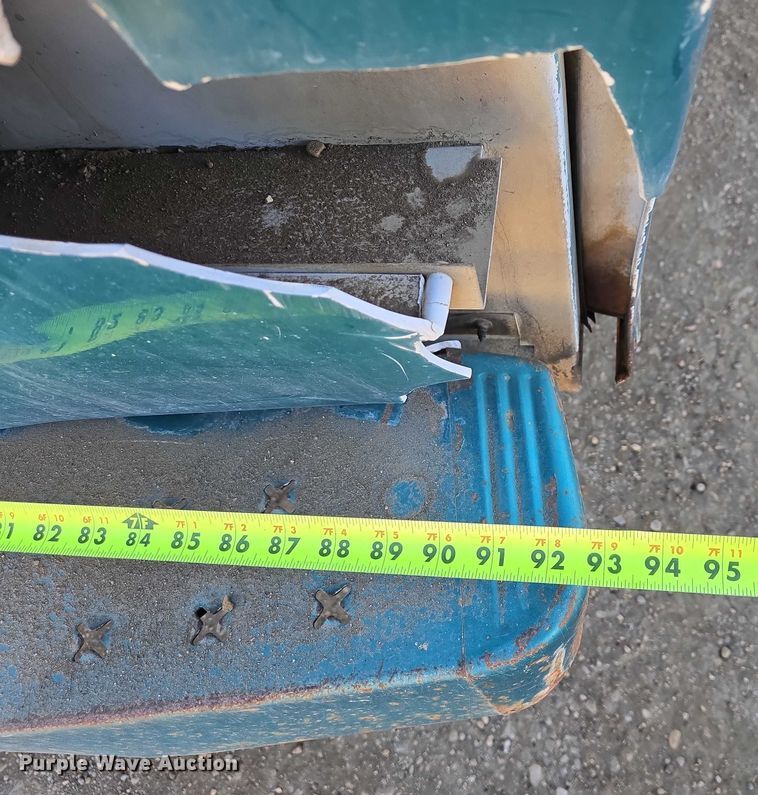 image for item ES2889 2005 Dodge Ram 3500 Crew Cab utility bed pickup truck