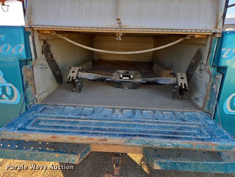 image for item ES2889 2005 Dodge Ram 3500 Crew Cab utility bed pickup truck