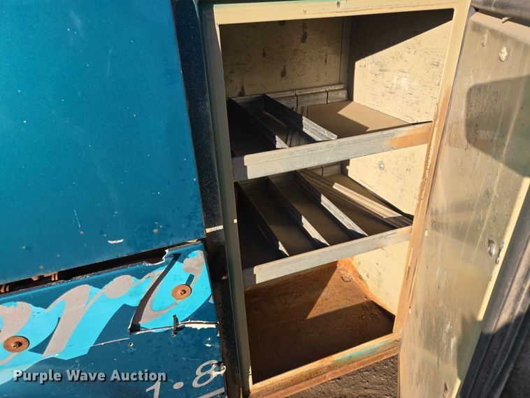 image for item ES2889 2005 Dodge Ram 3500 Crew Cab utility bed pickup truck