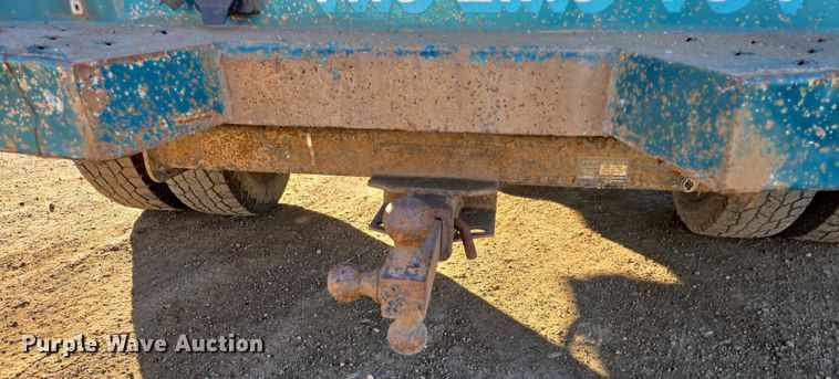 image for item ES2889 2005 Dodge Ram 3500 Crew Cab utility bed pickup truck