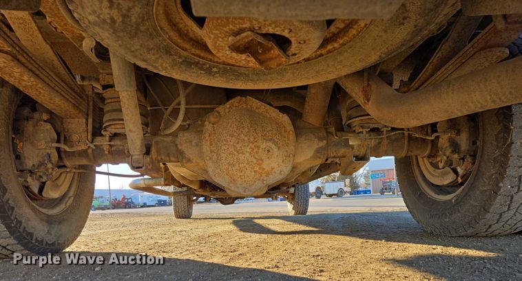 image for item ES2889 2005 Dodge Ram 3500 Crew Cab utility bed pickup truck