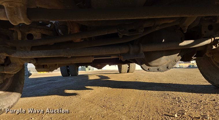 image for item ES2889 2005 Dodge Ram 3500 Crew Cab utility bed pickup truck