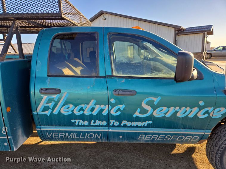 image for item ES2889 2005 Dodge Ram 3500 Crew Cab utility bed pickup truck