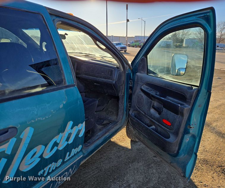 image for item ES2889 2005 Dodge Ram 3500 Crew Cab utility bed pickup truck