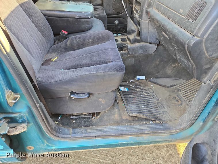 image for item ES2889 2005 Dodge Ram 3500 Crew Cab utility bed pickup truck