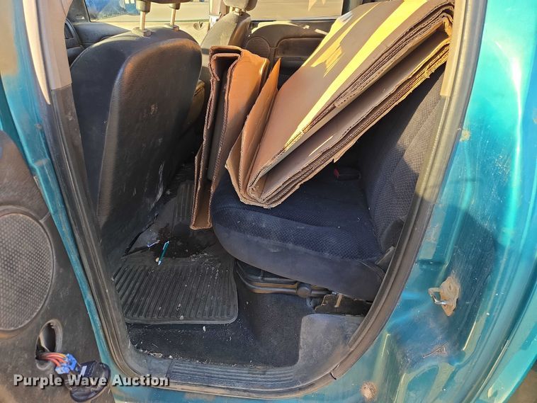 image for item ES2889 2005 Dodge Ram 3500 Crew Cab utility bed pickup truck