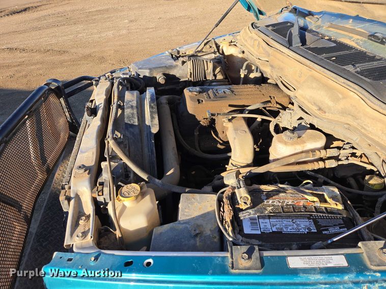 image for item ES2889 2005 Dodge Ram 3500 Crew Cab utility bed pickup truck