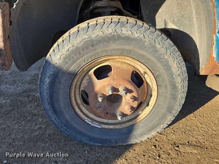 image for item ES2889 2005 Dodge Ram 3500 Crew Cab utility bed pickup truck