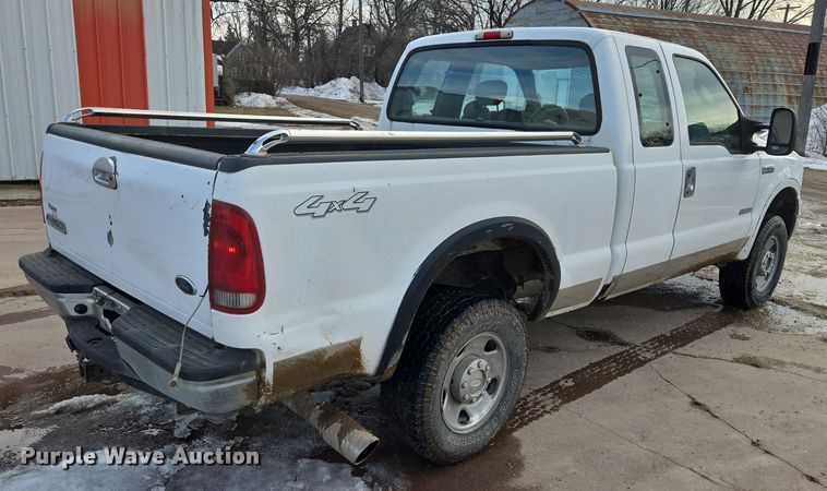 image for item ES2910 2005 Ford F250 Super Duty Ext. Cab pickup truck