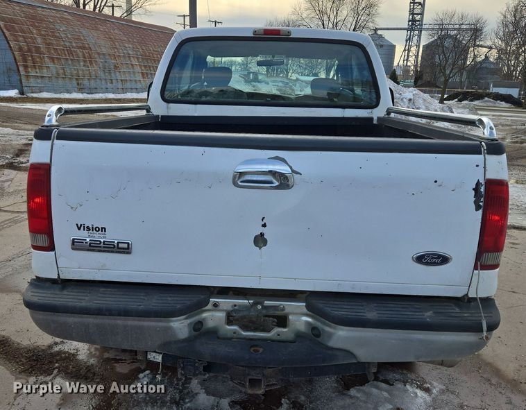 image for item ES2910 2005 Ford F250 Super Duty Ext. Cab pickup truck