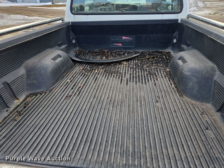 image for item ES2910 2005 Ford F250 Super Duty Ext. Cab pickup truck