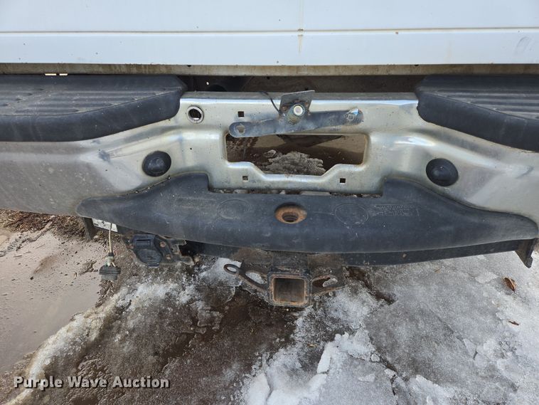 image for item ES2910 2005 Ford F250 Super Duty Ext. Cab pickup truck