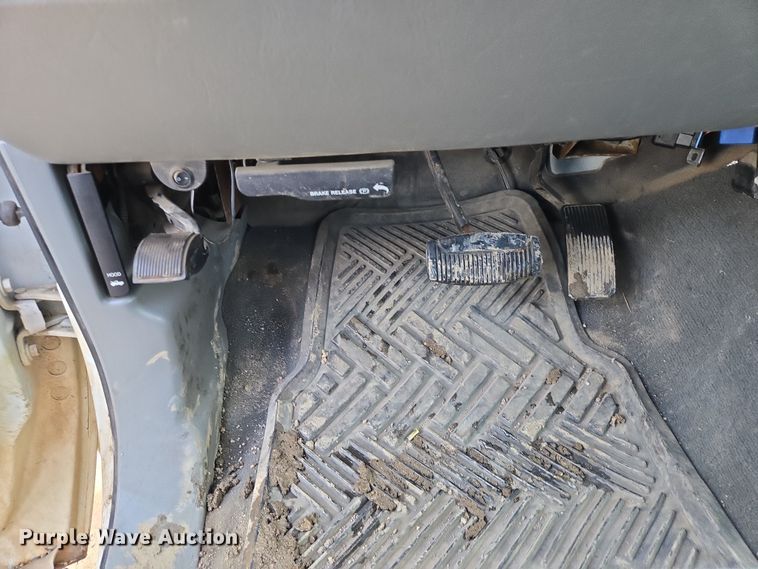 image for item ES2910 2005 Ford F250 Super Duty Ext. Cab pickup truck