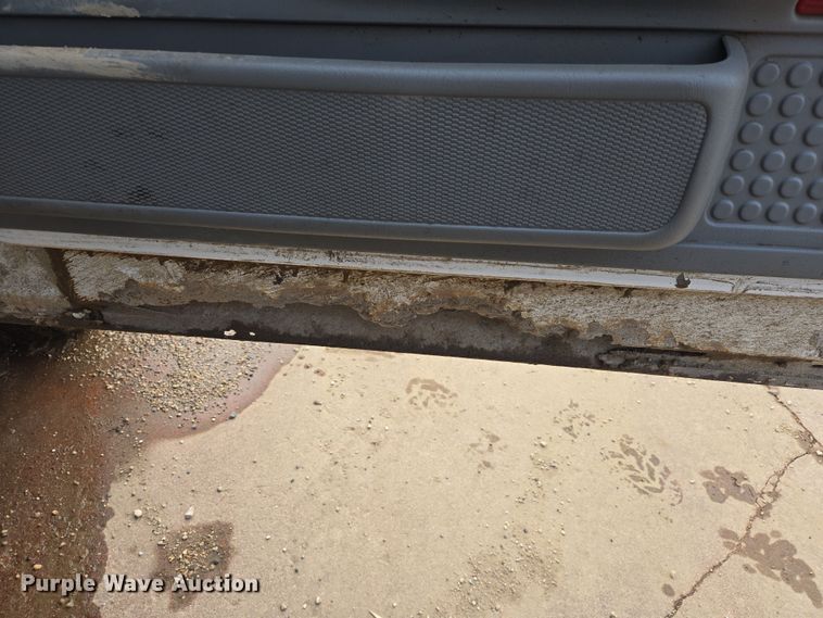 image for item ES2910 2005 Ford F250 Super Duty Ext. Cab pickup truck