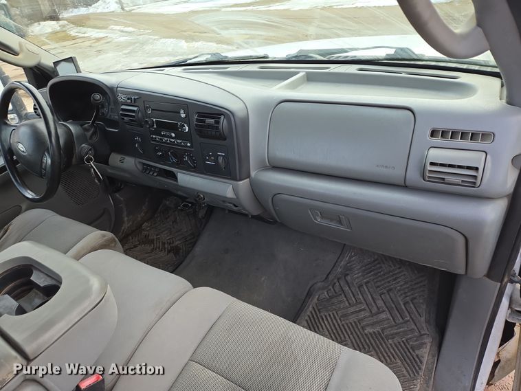 image for item ES2910 2005 Ford F250 Super Duty Ext. Cab pickup truck