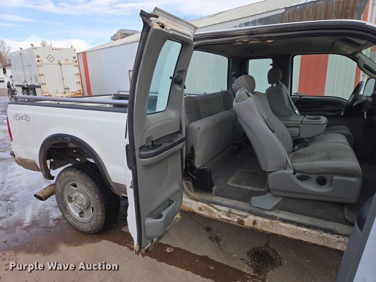 image for item ES2910 2005 Ford F250 Super Duty Ext. Cab pickup truck