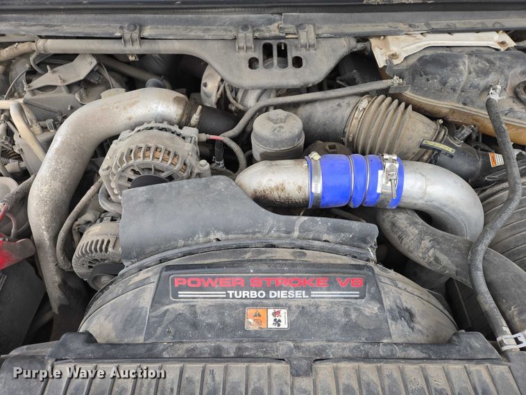 image for item ES2910 2005 Ford F250 Super Duty Ext. Cab pickup truck