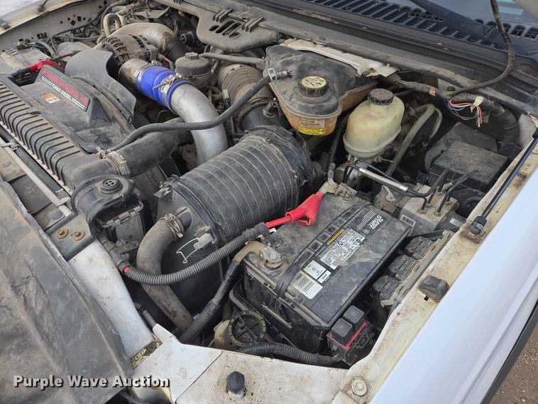 image for item ES2910 2005 Ford F250 Super Duty Ext. Cab pickup truck