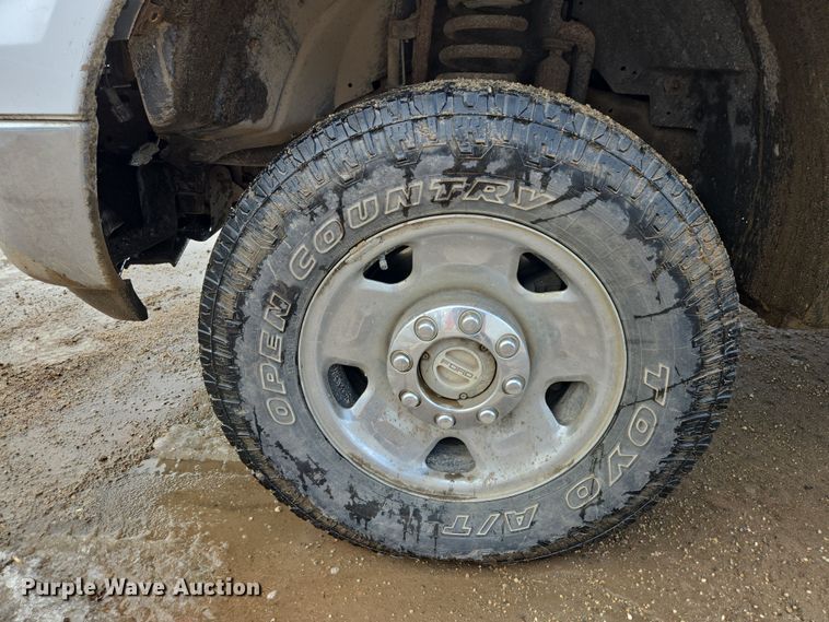 image for item ES2910 2005 Ford F250 Super Duty Ext. Cab pickup truck