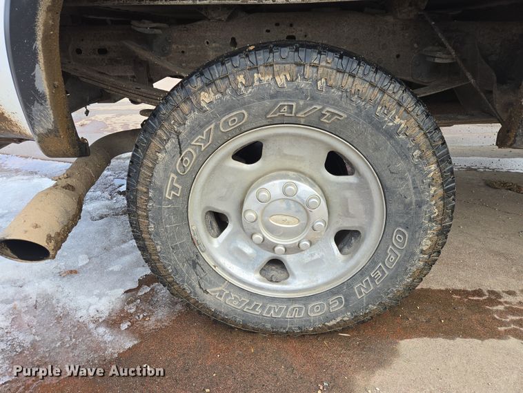 image for item ES2910 2005 Ford F250 Super Duty Ext. Cab pickup truck