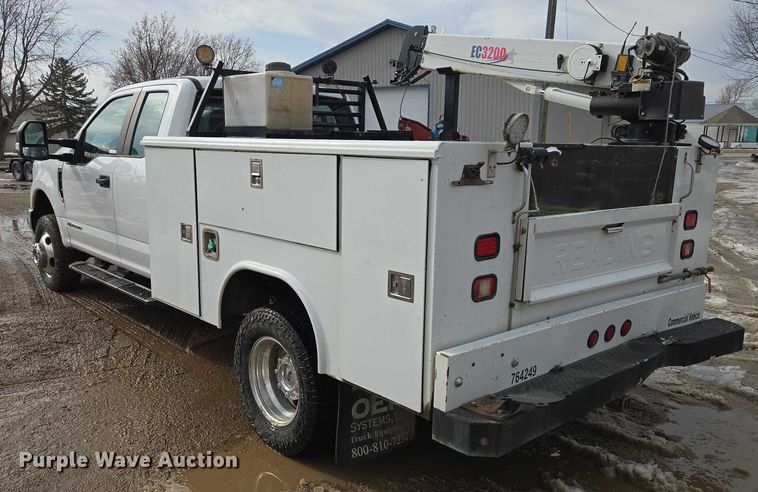 image for item ES2911 2019 Ford F350 Super Duty Ext. Cab utility bed pickup truck