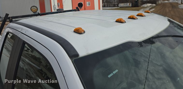 image for item ES2911 2019 Ford F350 Super Duty Ext. Cab utility bed pickup truck