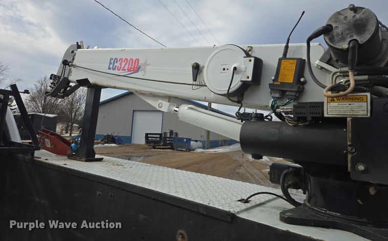 image for item ES2911 2019 Ford F350 Super Duty Ext. Cab utility bed pickup truck