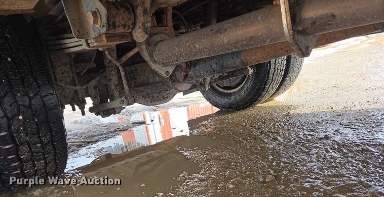 image for item ES2911 2019 Ford F350 Super Duty Ext. Cab utility bed pickup truck