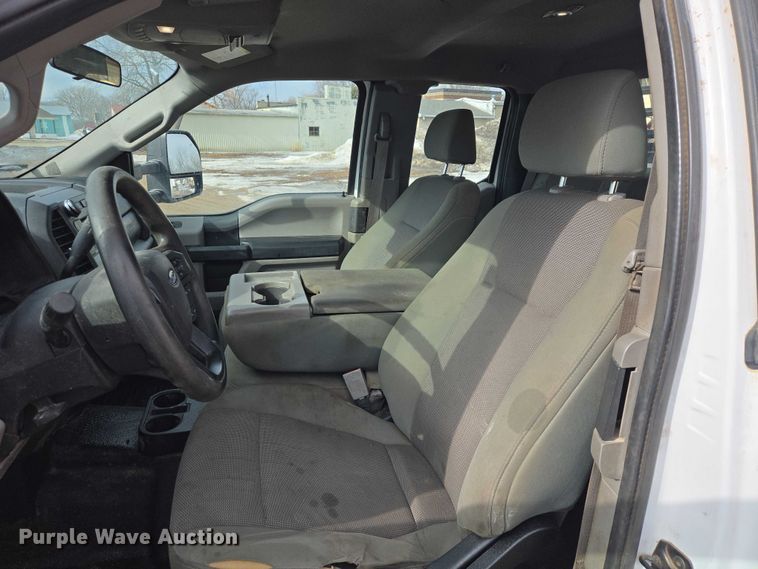 image for item ES2911 2019 Ford F350 Super Duty Ext. Cab utility bed pickup truck