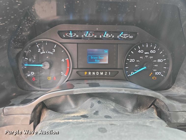 image for item ES2911 2019 Ford F350 Super Duty Ext. Cab utility bed pickup truck