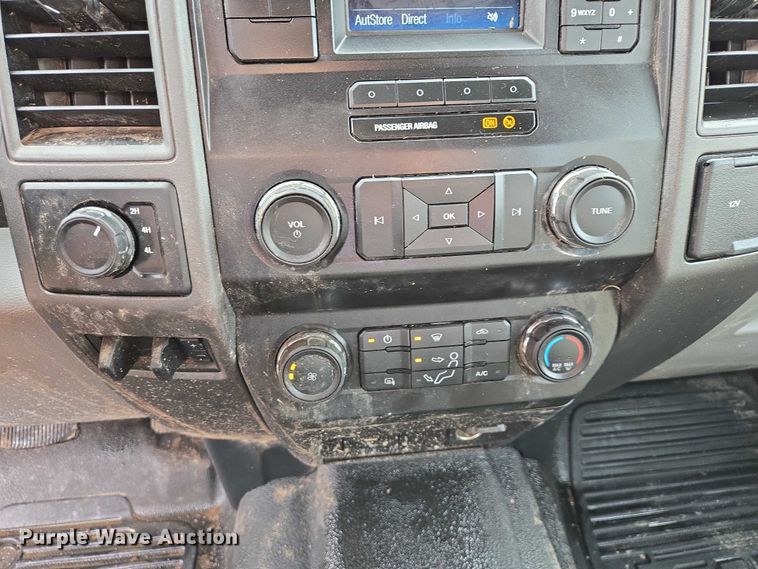 image for item ES2911 2019 Ford F350 Super Duty Ext. Cab utility bed pickup truck