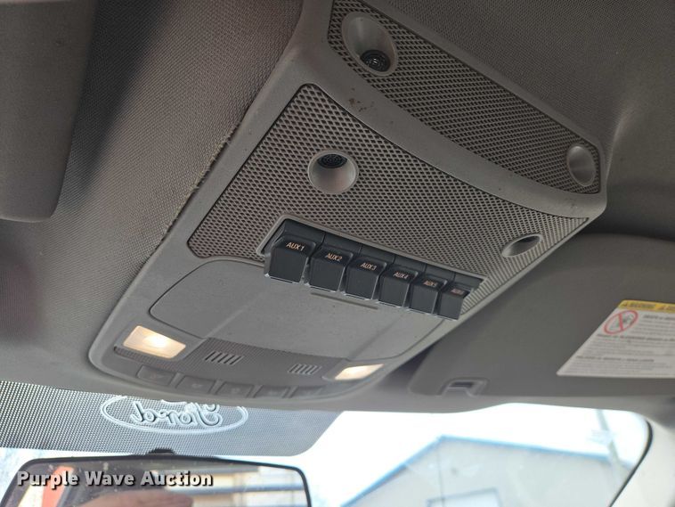 image for item ES2911 2019 Ford F350 Super Duty Ext. Cab utility bed pickup truck